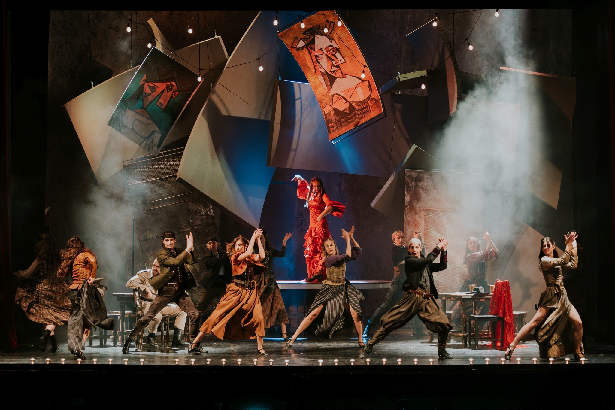  dejstvo, Krcma Lillasa Pastiu (Zuzana Corejova ako Flamenca a Balet SO) foto katarina baranyai